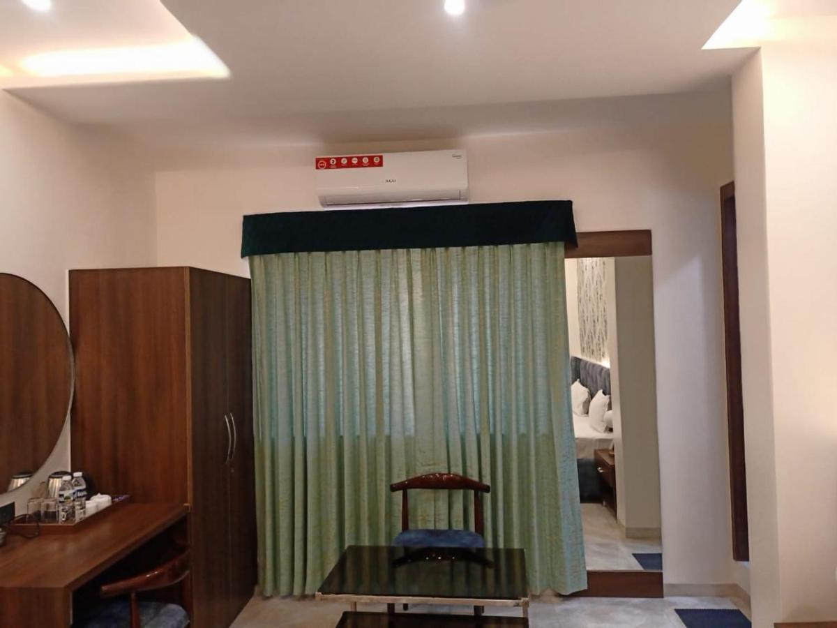Hotel Rose Gold Ahmednagar Εξωτερικό φωτογραφία