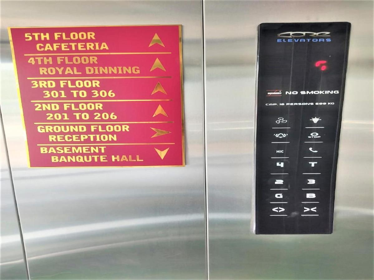 Hotel Rose Gold Ahmednagar Εξωτερικό φωτογραφία