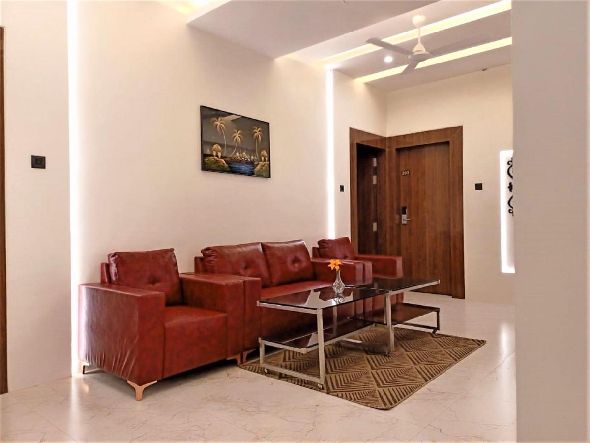Hotel Rose Gold Ahmednagar Εξωτερικό φωτογραφία